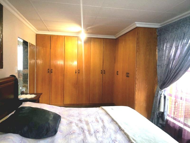 5 Bedroom Property for Sale in Stilfontein North West